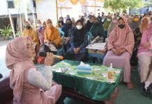 Budi Hastuti Kembali Bertemu Konstituen Dapil V FOTO: Anggota DPRD Kota Makassar, Budi Hastuti kembali bertemu konstituen daerah pemilihan (Dapil) V meliputi Kecamatan Mamajang, Mariso dan Tamalate. Kali ini, politisi Gerindra itu menyapa Warga Kelurahan Tanjung Merdeka, Kecamatan Tamalate, Senin (11/4/2022).