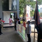 GMB Sulsel Desak Gubernur Cabut MOU HHBK dengan Pemkab Sinjai, Buyung Sebut Sekdis Dishut Tidak Paham FOTO: GMB Sulsel saat aksi didepan kantir gubernur Sulsel terkait pengelolaan hasil hutan bukan kayu (HHBK) yang diduga berdampak pada kerusakan hutan karena tidak sesuai SOP. Senin, (18/4)