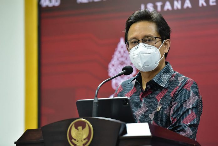 FOTO: Menkes Budi Gunadi Sadikin memberikan keterangan pers usai Ratas Evaluasi PPKM di Istana Merdeka, Jakarta, Senin (18/04/2022). (Foto: Humas Setkab/Agung)