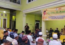 Safari Ramadhan, Belajar dari Kekalahan Golkar di Pemilu 2019, AWT: Pimcam dan Pimlur Harus Dipanaskan FOTO: Ketua DPD II Golkar Makassar, H. Munafri Arifuddin saat memberikan arahan kepada pengurus pimpinan kecamatan Panakukang di Kelurahan Tallo, Kota Makassar. Rabu Petang, (20/4)