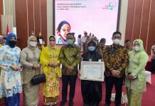 Wabup Edy Manaf Hadiri Peringatan Hari Kartini Tingkat Provinsi Sulsel FOTO: Wakil Bupati Bulukumba Andi Edy Manaf bersama Ketua Tim Penggerak PKK Hj. Ira Kasuara, peringatan Hari Kartini ke 144 Tahun 2022.
