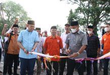 Resmikan Kantor Parpol, Andi Utta: Saat Pilkada, PKS Berani Bertarung Demi Saya Walau 1.4 Persen FOTO: Bupati Bulukumba Andi Muchtar Ali Yusuf menghadiri peresmian Kantor Dewan Pimpinan Daerah (DPD) Partai Keadilan Sejahtera (PKS) Bulukumba, Jumat 22 April 2022.