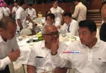 VIRAL Foto Moeldoko Bersama Tersangka Dugaan Kasus Suap Ekspor Minyak Goreng FOTO: Beredar foto tersangka korupsi minyak goreng MP Tumanggor bareng KSP Moeldoko. (Twitter/@Cozilar_Cup)