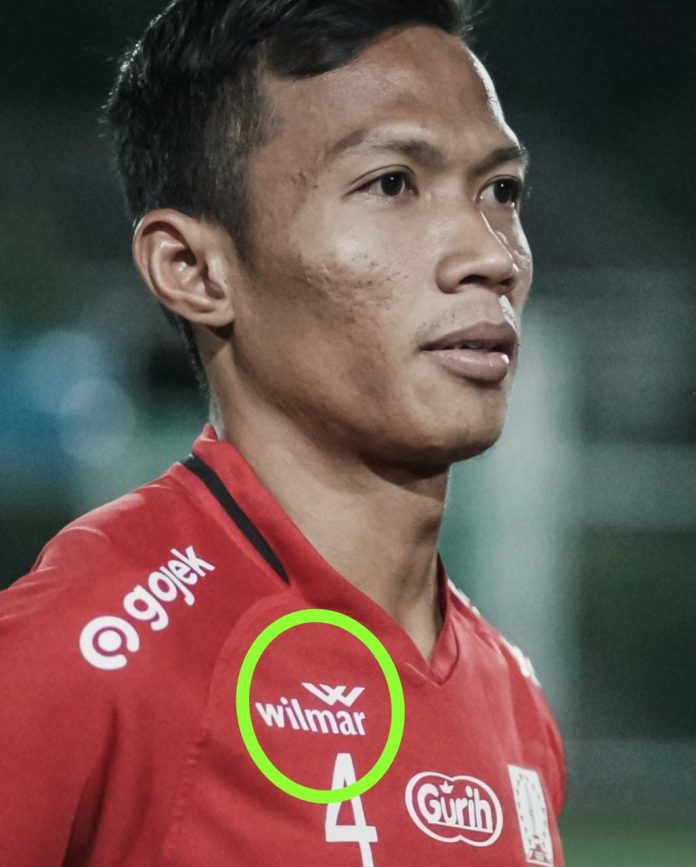 FOTO: Logo Wilmar Grup terpampang di bagian depan sudut kanan atas jersey Persis Solo.