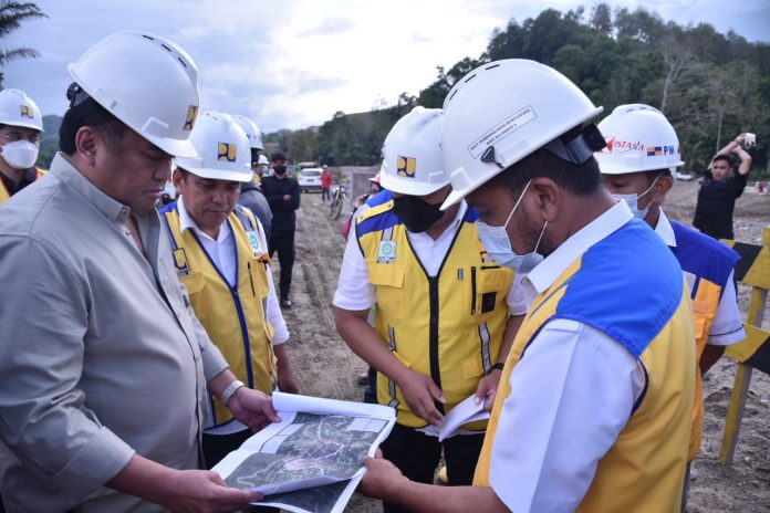 IMG-20220426-WA0081 FOTO: Wakil Ketua DPR RI Bidang Korinbang, Rachmat Gobel, Bidang Korinbang, Rachmat Gobel, meninjau pembangunan Bendungan Bulango Ulu di Kabupaten Bone Bolango, Provinsi Gorontalo.