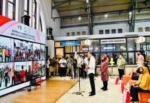 Presiden Jokowi Meninjau Penyaluran BLT Minyak Goreng FOTO: Presiden Jokowi meninjau penyaluran BLT minyak goreng, Senin (25/04/2022), di Pos Bloc, Jakarta. (Foto: BPMI Setpres/Laily Rachev)