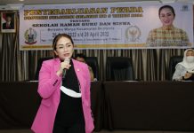 Legislator Golkar, Debbie Rusdin Sosialisasikan Perda Ramah Anak dan Guru FOTO: Anggota DPRD Sulsel, dari Fraksi Golkar, Debbie Purnama Rusdin, sosialisasi perda provinsi Sulawesi Selatan No 5, Tahun 2021 tentang sekolah ramah guru dan siswa, berlangsung Hotel Ramayana Jl. Gunung Bawakaraeng, Rabu (27/04/2022).