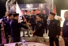 Gelar Buka Puasa dan Konsolidasi Pengurus, Ihsan Dikukuhkan Ketua AMPD Makassar Ket.foto: Ihsan dan pengurus DPC AMPD Kota Makassar saat dikukuhkan oleh Djamaluddin Karim Ketua DPD AMPD Sulsel, di Hotel Remcy Panakkukang Makassar, Kamis (28/04).