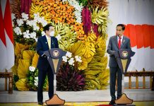 PM Jepang Fumio Kishida Tegaskan Dukungan Bagi Presidensi G20 Indonesia FOTO: Kiri PM Jepang Fumio Kishida saat bersama Presiden Joko Widodo di Istana Kepresidenan Bogor, Jawa Barat, Jumat (29/04/2022).