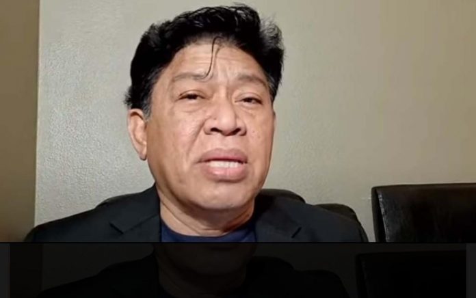 FOTO: Lagi-lagi, Pendeta Saifuddin Ibrahim menunjukan skill menembaknya bersama anggota FBI Amerika Serikat dan sebut kadrun hanya bisa bikin hoaks (YouTube Saifuddin Ibrahim)