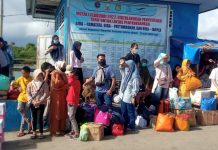 Arus Balik, Ph. Dishub Sulsel Sebut Terjadi Peningkatan Melalui Jalur Laut dan Udara FOTO: Hari ke 7 arus balik di pelabuhan Pamatata, Kepulauan Selayar. Sabtu, (7/5/2022)