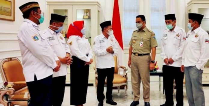 FOTO: Pengurus DPW IKM DKI Jakarta yang dipimpin Irwandi bersama Gubernur DKI Jakarta Anies Baswedan/Ist