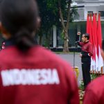 Presiden Jokowi Lepas Kontingen Indonesia ke SEA Games Vietnam FOTO: Acara Pelepasan Tim Indonesia Menuju SEA Games XXXI Vietnam 2021, di Halaman Istana Merdeka, Jakarta, Senin (09/05/2022). (Proprrty Seskab)