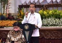 Hari Pertama Masuk Kerja Presiden Jokowi Gelar Sidang Kabinet Paripurna Presiden RI Joko Widodo (Jokowi) memberikan sejumlah arahan dalam Sidang Kabinet Paripurna yang digelar di Istana Negara, Jakarta, Senin (09/05/2022).
