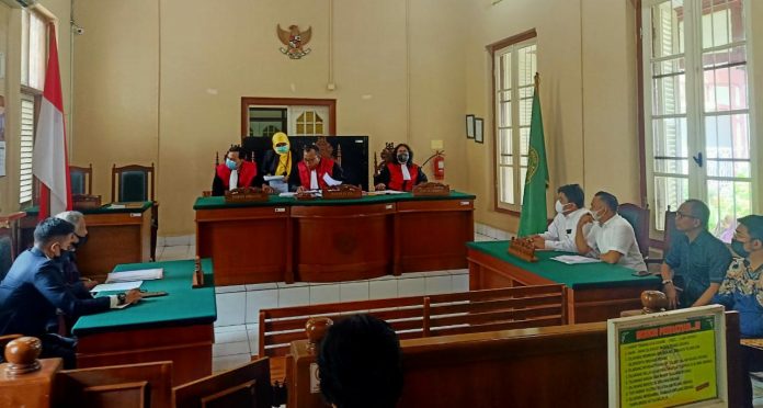 FOTO: Suasana gugatan terhadap enam media kini menjalani sidang perdana di Pengadilan Negeri (PN) Makassar, Kamis (12-05-2022).