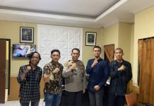 FPR Siap Bersinergi dengan Polsek Rappocini FOTO: Forum Pemuda Rappocini saat menemui Kapolsek Rappocini. Kamis, (12/5/2022)