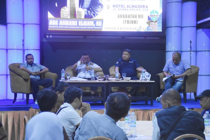 FOTO: Anggota DPRD Kota Makassar, Ari Ashari Ilham saat menggelar Sosialisasi Peraturan Daerah (Perda) Nomor 1 Tahun 2019 tentang Penyelenggaraan Pendidikan, di Hotel Almadera, Rabu (18/5/2022).