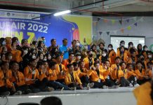 WR 3 UNM Buka EDUFAIR 2022 TP FIP di Mall Nipah FOTO: Mahasiswa Program Studi Teknologi Pendidikan Fakultas Ilmu Pendidikan Universitas Negeri Makassar (UNM) Menggelar EDUFAIR 2022, di Mall Nipah, Jl. Urip Sumoharjo Makassar, pada Jumat (20/05/2022)