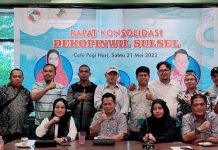 Jelang Rakornas, Dekopinwil Gelar Rapat Konsolidasi dengan 17 Dekopinda Se Sulsel FOTO: Rapat Konsolidasi Dekopinwil Sulsel di Cafe Pagi Hari Jl. Boulevard Makassar Dekopinwil Sulsel sukses gelar Konsolidasi melibatkan Dekopinda Kabupaten - Kota se Sulsel. Sabtu, (21/5)