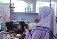Weekend Service Disdukcapil Makassar Diyakini Cegah Praktik Calo FOTO: Suasana Weekend Service (pelayanan akhir pekan), Sabtu - Minggu. Dilaksankan Dukcapil Makassar. Minggu, (22/5)