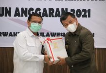 Ditangan Andi Utta, Pemkab Bulukumba Kembali Raih WTP FOTO: Bupati Muchtar Ali Yusuf saat menerima Hasil Pemeriksaan Laporan Keuangan Tahun Anggaran 2021 mendapat opini Wajar Tanpa Pengecualian (WTP) dari Kantor Perwakilan BPK Provinsi Sulawesi Selatan.