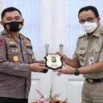 Disebut Bakal Jadi Pj Gubernur DKI, Fadil: Saya Tidak Berminat, Catat itu! FOTO: Kapolda Metro Jaya Irjen Fadil Imran dan Gubernur DKI Jakarta Anies Baswedan/Net