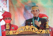 Raja Gowa Kukuhkan Andi Agung Mappiwali Sebagai Ketua Adat Karaeng Langnge-Langnge FOTO: Raja Gowa ke 38 Andi Kumala Andi Idjo, Saat hadiri pelantikan Andi Agung Karaeng Mappiwali, menjadi Ketua Lembaga Adat Langnge-Langnge. Kamis, (25/5)