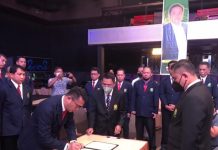 Sekjen Pusat Kukuhkan Pengurus PBSI Sulsel Sekretaris Jendral PBSI Pusat Irjen Pol Fadil Imran mengukuhkan puluhan pengurus PBSI provinsi Sulawesi Selatan di Hotel Claro, Sabtu (28/5) Siang.