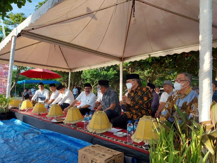 FOTO: Taufan Pawe saat menghadiri Halal Bihalal IKM Parepare, Pantai Indah Bosowa