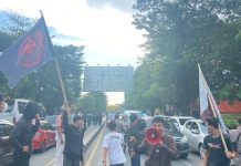 Peringati Harlah Pancasila, GMB Sulsel Unras Tutup Sebagian Jalan Poros Nasional FOTO: Gerakan Mahasiswa Bersatu Sulawesi Selatan GMB Sulsel melakukan Aksi Unjuk Rasa (Unras) dalam Memperingati Hari Lahir Pancasila yang jatuh pada, Rabu, (1/6/2022)