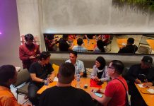 Jual Menu Babi Secara Terbuka, Ormas Islam Temui Manajemen Mal Pipo FOTO: Ormas Islam di Makassar dan Ketua Karang Taruna Sulsel saat temui manajemen Mal Pipo didampingi Kasubdit 3 Dit Intelkam Polda Sulsel. Rabu, (1/6)