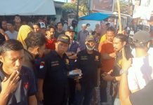 Warga Resah dengan Kondisi Jalan Raya Antang, LT.KPSKN PIN RI Korwil 3 Turun Aksi FOTO: Ketua Korwil 3 Lembaga Tinggi Komando Pengendalian Stabilitas Ketahanan Nasional Pers Informasi Negara Republik Indonesia (LT.KPSKN PIN RI) H. Mustajab Ns. M.Kes saat mengikuti aksi blokade jalan.
