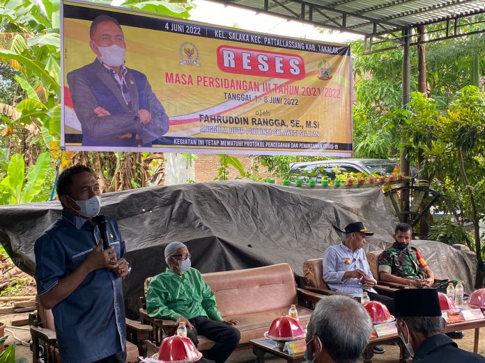 FOTO: Fahruddin Rangga Anggota DPRD Provinsi Sulawesi Selatan, Fraksi Partai Golkar melaksanakan reses di Kelurahan Salaka Kecamatan Pattalassang Kabupaten Takalar, Sabtu (4/6/2022).