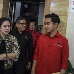 Ijazah Gibran Memanas, PDIP Buka Pintu Dialog dengan PKS FOTO: Puan Maharani saat mendampingi Gibran saat mendaftar sebagai calon Wali Kota Solo di DPP PDI Perjuangan