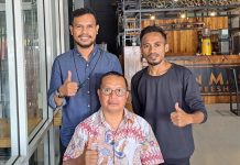 IKA Antropologi FISIP Unhas Akan Memilih Nahkoda Baru FOTO: Caretaker IKA Antropologi FISIP Unhas Dr. Tasrifin Tahara, M.Si, IKA (Tengah) duduk.