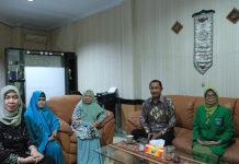 Edukasi dan Motivasi Mahasiswa, Hakim Agung Kunjungi Fakultas Sastra UMI Makasssar FOTO: Hakim Agung Mahkamah Agung Republik Indonesia Dr. Ibrahim, SH.,MH.,LLM mengujungi Fakultas Sastra Universitas Muslim Indonesia (UMI). Sabtu (11/6/2022).