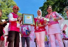Bedugul Bali Jadi Saksi, IKA Smansa Makassar Pecahkan Rekor Dunia Senam Antiaging FOTO: Para Peserta Ikatan Keluarga Alumni SMA Negeri Satu (SMANSa) Makasar, Sulawesi Selatan usai menggelar Reuni akbar di Kebun Raya Eka Karya, Bedugul, Tabanan Bali, Sabtu (18/6/2022).