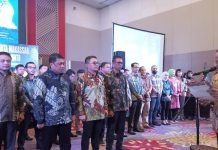 Bupati Jeneponto Lantik Irwan Adnan Ketua KKT Kota Makassar FOTO: Bupati Jeneponto Iksan Iskandar melantikan Pengurus KKT Kota Makassar Periode 2022-2027 berlangsung di hotel Claro. Minggu, (19/6/2022)