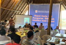 Gelar Raker, Masika ICMI Sulsel Komitmen Kawal Agenda Keummatan FOTO: Masika ICMI Sulsel saat menggelar Raker di Pantai Sampulungan, Kabupaten Takalar. Minggu, (19/6)