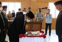 Bupati Andi Utta Lantik Pimpinan Baznas FOTO: Bupati Bulukumba Muchtar Ali Yusuf melantik dan mengambil sumpah Pimpinan Badan Amil Zakat Nasional (Baznas) Kabupaten Bulukumba Periode 2022 - 2027.