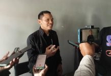 Timsel Tidak Transparan, Aloq Minta Hasil Penilaian Dibuka Ke Publik FOTO: DR.IR. Natsar Desi.,SP., M.Si.,IPM saat memberikan keterangan persnya di Makassar. Rabu, (6/7)