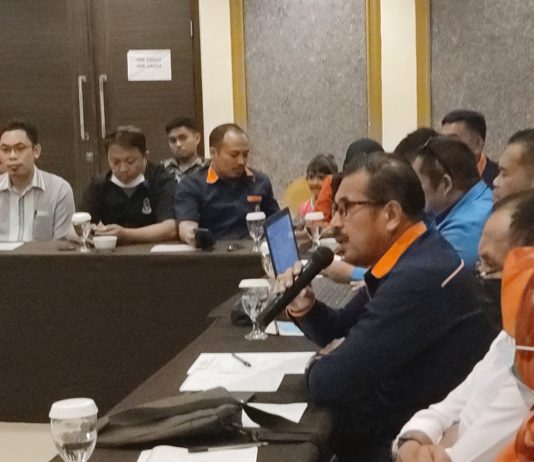 PD KKT Gowa Terbentuk, Rusli Malli: Kami Akan Silahturahmi ke Bupati Jeneponto FOTO: Dr. Rusli Malli, M.Ag saat menghadiri rapat pleno terbatas di hotel Jolin Jl. Pengayoman, Panakukang, Kota Makassar. Rabu, (6/7)