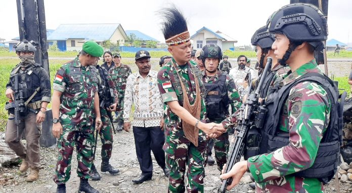 FOTO: Komandan Korem 172/PWY Brigjen TNI J.O. Sembiring, melaksanakan kunjungan kerja ke Distrik Kenyam, Kabupaten Nduga, Provinsi Papua, Kamis (7/7).