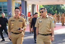 Apel Gabungan OPD Bupati Andi Utta: Jangan Tutup Jalan FOTO: Bupati dan Wakil Bupati Bulukumba usai menggelar apel gabungan hari pertama kantor pasca Idul Adha, Senin, 11 Juli 2022.