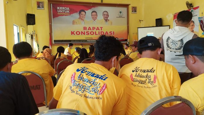 FOTO: DPD II Partai Golkar, Angkatan Muda Partai Golkar (AMPG), Kesatuan Perempuan Partai Golkar (KKPG) Kota Makassar menggelar konsolidasi di Sekretariat Partai Golkar Kota Makassar. Senin, (11/7)