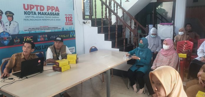 FOTO: Unit Pelaksana Teknis Daerah Perlindungan Perempuan dan Anak (UPTD PPA) mengelar penguatan layanan perlindungan perempuan dan anak di Makassar. Senin (11/7/2022).