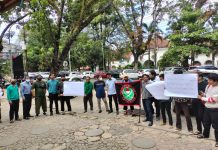 BMI Unras, Berharap Kejari dan PN Makassar, Memaksimalkan Rentut dan Putusan Terhadap Dimas Adipati FOTO: BMI menggelar Aksi Unjuk Rasa berlangsung di Pengadilan Negeri (PN) dan Kejaksaan Negeri (Kejari) Makassar. Rabu, (13/7)