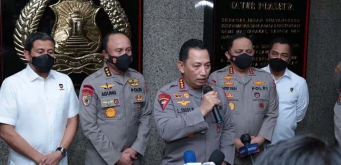 FOTO: Kadiv Propam Irjen Ferdy Sambo tak terlihat hadir saat Kapolri Jenderal Listyo Sigit menggelar konfrensi pers (ist)