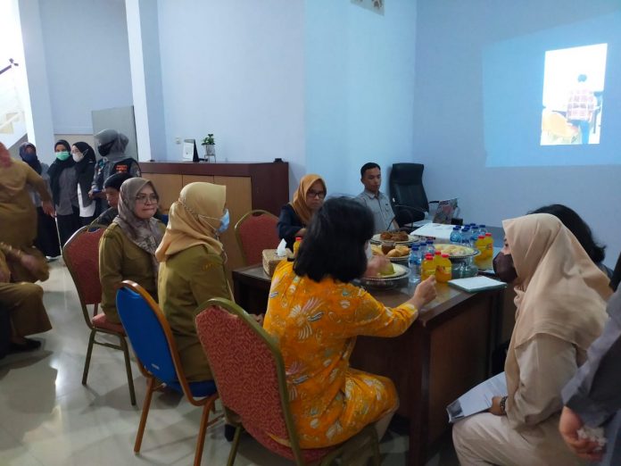 FOTO: Deputi pemenuhan hak anak, Kementrian PPA, Agustina Erni berkunjung ke Pusat Pembelajaran Keluarga (Puspaga) Kota Makassar.