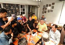 Kerja Sama Yang Baik Antar Kader Partai Golkar, Liga 1 Berlangsung di Parepare FOTO: Taufan Pawe, Ketua DPD I Partai Golkar Sulsel saat menemui awak media di Makassar. Minggu, (24/7/2022)